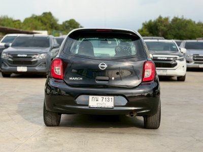 Nissan March มือสอง