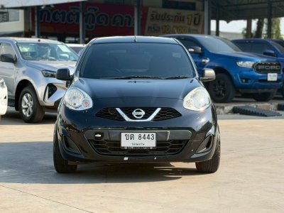 Nissan March มือสอง
