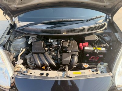 Nissan March มือสอง