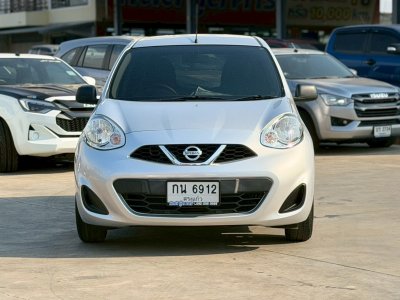 Nissan March มือสอง