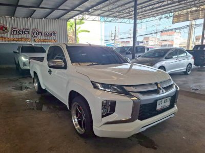 MITSUBISHI TRITON 2.5 MEGA CAB GLX ปี 2021