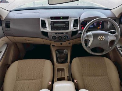 Vigo 4 ประตู มือสอง