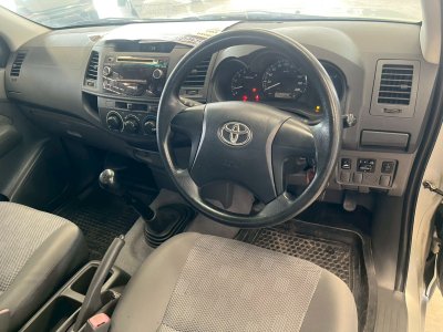 TOYOTA HILUX VIGO CHAMP DOUBLE CAB 2.5 J ปี 2013 (กท3708)