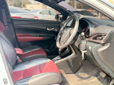 Toyota Yaris 2023 Premium S สีขาวดำ มือสอง