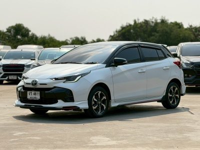 Toyota Yaris 2023 Premium S สีขาวดำ มือสอง