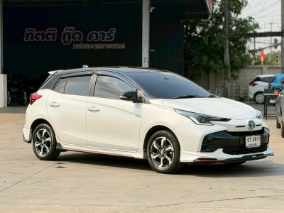Toyota Yaris 2023 Premium S สีขาวดำ มือสอง