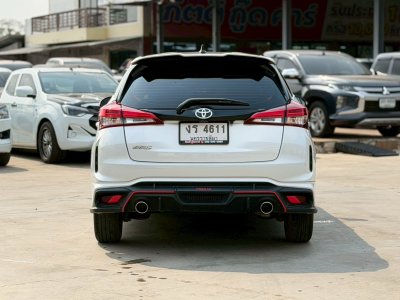 Toyota Yaris 2023 Premium S สีขาวดำ มือสอง
