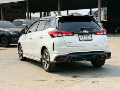 Toyota Yaris 2023 Premium S สีขาวดำ มือสอง