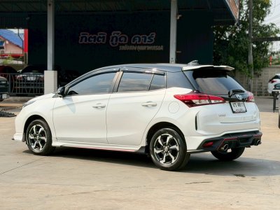Toyota Yaris 2023 Premium S สีขาวดำ มือสอง