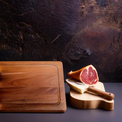 CUTTING BOARD WITH JUICE GROOVE