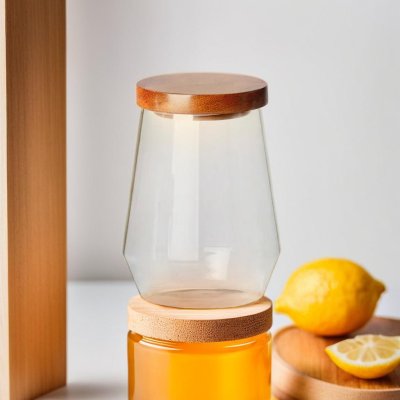 DIAMOND-SHAPED GLASS CANISTER WITH WOODEN LID (700 mL)
