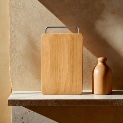 15'' CUTTING BOARD WITH LONG CHROME HANDLE