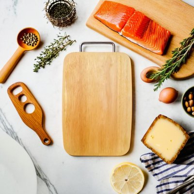 15'' CUTTING BOARD WITH CHROME HANDLE