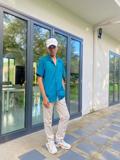 เสื้อเชิ้ตคอปกแขนสั้นสีพื้น Unisex สีฟ้าคราม