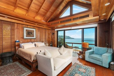 ซูเปอร์วิลล่าติดทะเล | หาดกะตะ