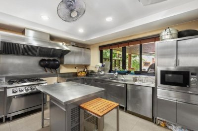 ซูเปอร์วิลล่าติดทะเล | หาดกะตะ