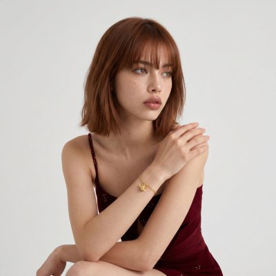 สร้อยข้อมือนกโอริกามิเงินแท้บริสุทธิ์ 99.99% ชุบทองแท้สี Rich Gold งาน Handcraft พรีเมียมจากแบรนด์ Shannta เครื่องประดับดีไซน์โมเดิร์นร่วมสมัยสำหรับผิวแพ้ง่าย