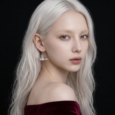 ต่างหูห้อยสั้นรูปนกโอริกามิเงินบริสุทธิ์ 99.99% โดย Shannta งานศิลปะสวมใส่ได้สไตล์ Slow Fashion จากนวัตกรรมดินเงิน สะท้อนความยูนีคและประกายโดดเด่นเฉพาะบุคคล