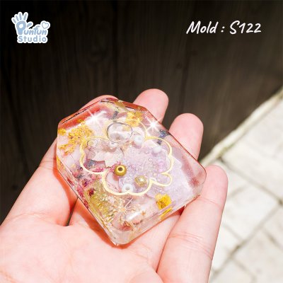 S122 Four- Leaf Clover in Omamori Shaker Mold / Shaker Mold / Silicone Mold