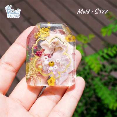 S122 Four- Leaf Clover in Omamori Shaker Mold / Shaker Mold / Silicone Mold