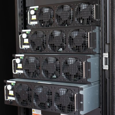 EA660 Scale series Modular 3-Phase On-line UPS