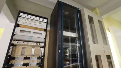 SERVER RACKS1