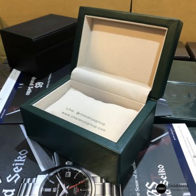 กล่องใส่นาฬิกา 1 เรือน สีเขียว วัสดุดีเกรดพรีเมี่ยม กล่องนาฬิกาแบรนด์ สั่งทำกล่องนาฬิกา ทำโลโก้กล่องนาฬิกา
