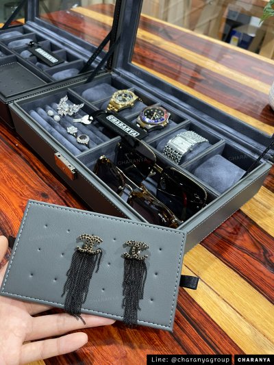 กล่องเครื่องประดับ กล่องนาฬิกา สีเทา มีช่องใส่แหวน และช่องใส่เครื่องประดับต่าง ๆ กล่องใส่แว่น พร้อมกุญแจล็อค หรูหรา งานสวย เนื้องานดี ผลิตด้วยวัสดุเกรดดี เนื้องานสวย watch and jewelry Storage - Gray
