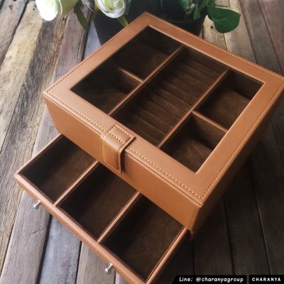 Watch and Rings Storage กล่องเครื่องประดับ 2 ชั้น สีน้ำตาล สีแทน เกรดอย่างดี มีหมอนสำหรับคนข้อมือเล็ก สวยพรีเมี่ยม วัสดุดี ควรค่าแก่การใช้งาน