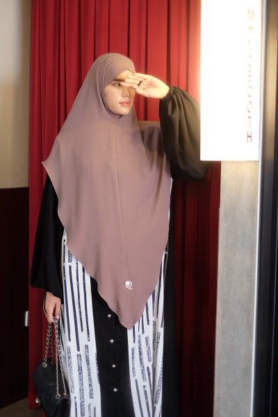 Luma Shoulder Khimar