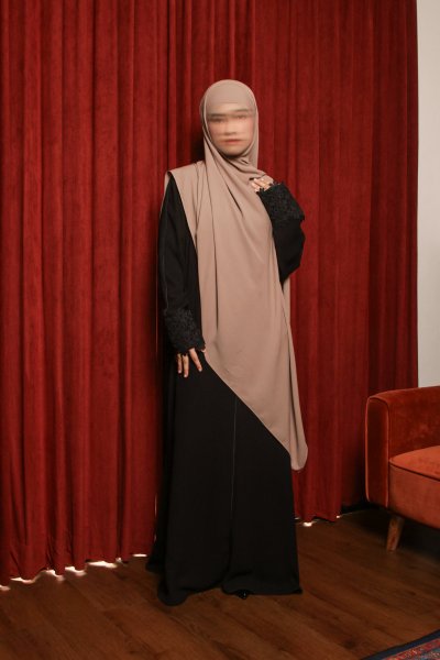 Rih Zahara Abaya in Black