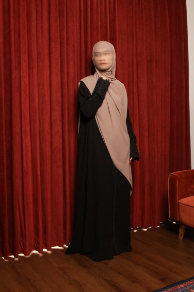 Rih Zahara Abaya in Black