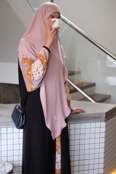Nahl Zahra Open Front Abaya