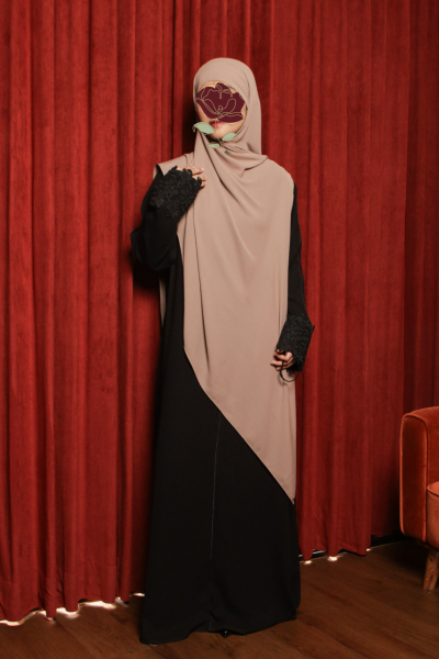 Rih Zahara Abaya in Black