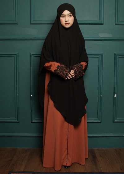Layl Sienna in Teracotta