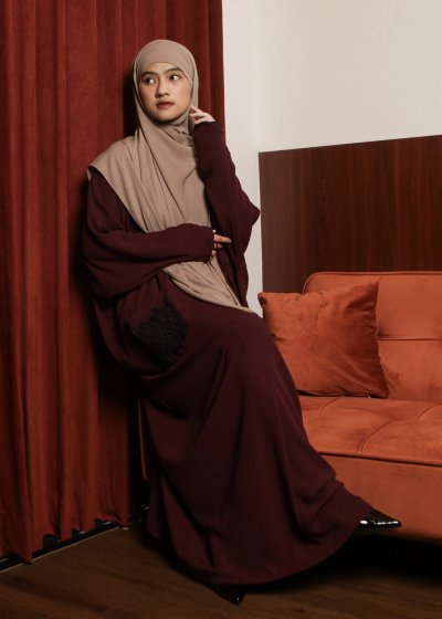 Amara Serra in Burgundy