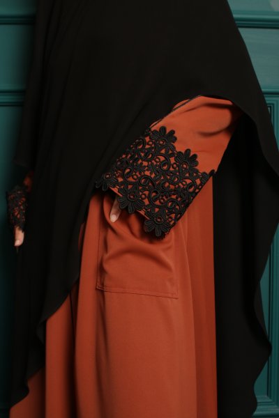 Layl Sienna in Teracotta