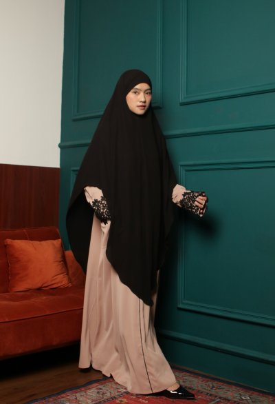 Layl Sienna Abaya in Hazelnut