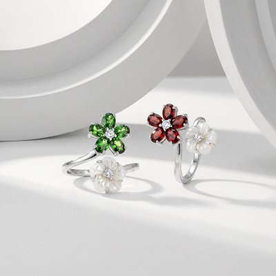 Garnet & Carved MOP Sterling Silver Flower Ring
