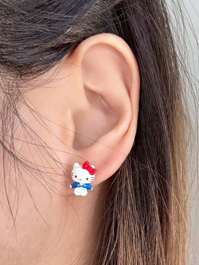 Hello kitty stud earring (blue)