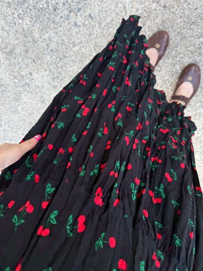 CHERRY SKIRT BLACK