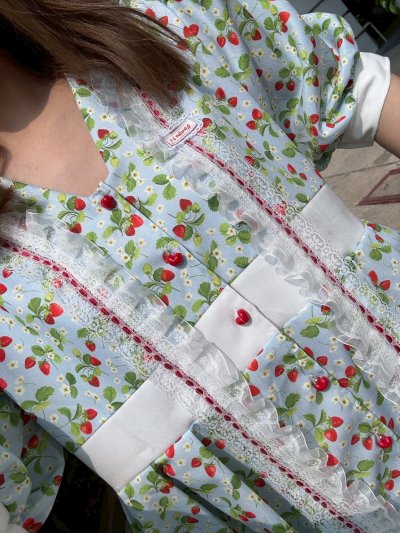 LAILA STRAWBERRY DRESS