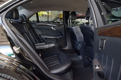Mercedes-Benz E 200 Sedan ปี 2013 จด 2014