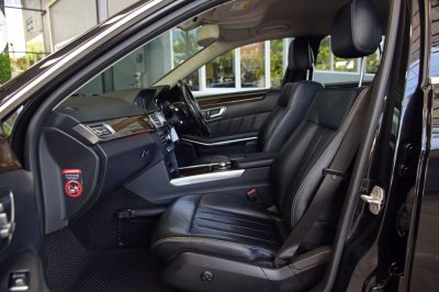 Mercedes-Benz E 200 Sedan ปี 2013 จด 2014