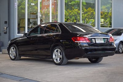 Mercedes-Benz E 200 Sedan ปี 2013 จด 2014