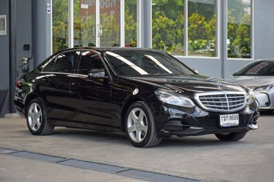 Mercedes-Benz E 200 Sedan ปี 2013 จด 2014