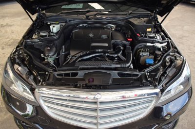 Mercedes-Benz E 200 Sedan ปี 2013 จด 2014