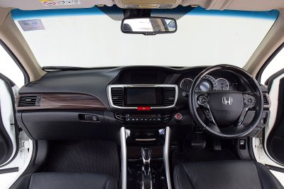 HONDA ACCORD 2.4 EL NAVI ปี 2018 จด 2019