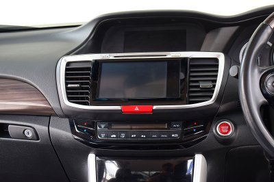 HONDA ACCORD 2.4 EL NAVI ปี 2018 จด 2019
