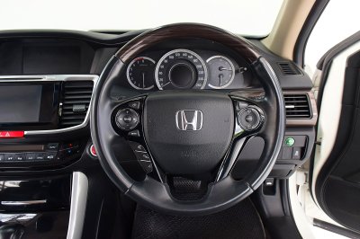 HONDA ACCORD 2.4 EL NAVI ปี 2018 จด 2019